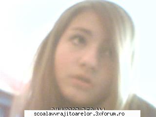 ceau .. eu sunt studenta .. numele meu adevarat e stefy ... dar aproape imi zic sis sau sister .. am